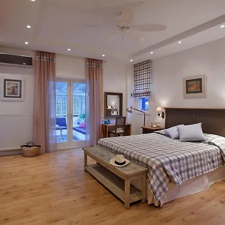 Semesterbostad Waterfront Luxury Agioi Theodoroi (Corinthia)