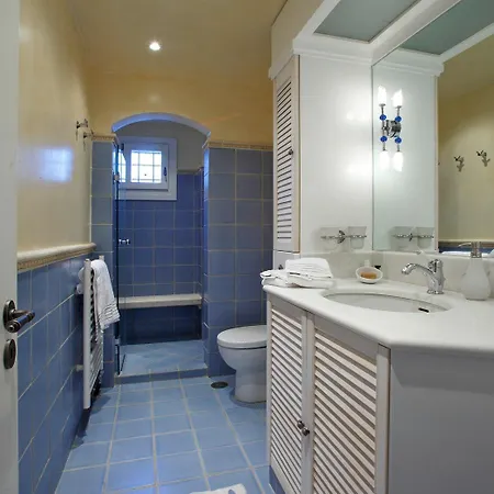 Semesterbostad Waterfront Luxury Agioi Theodoroi (Corinthia)