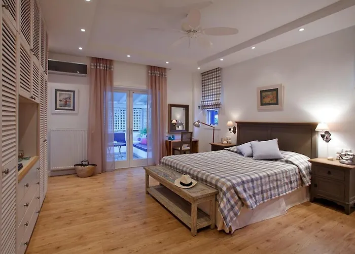 Semesterbostad Waterfront Luxury Agioi Theodoroi (Corinthia)