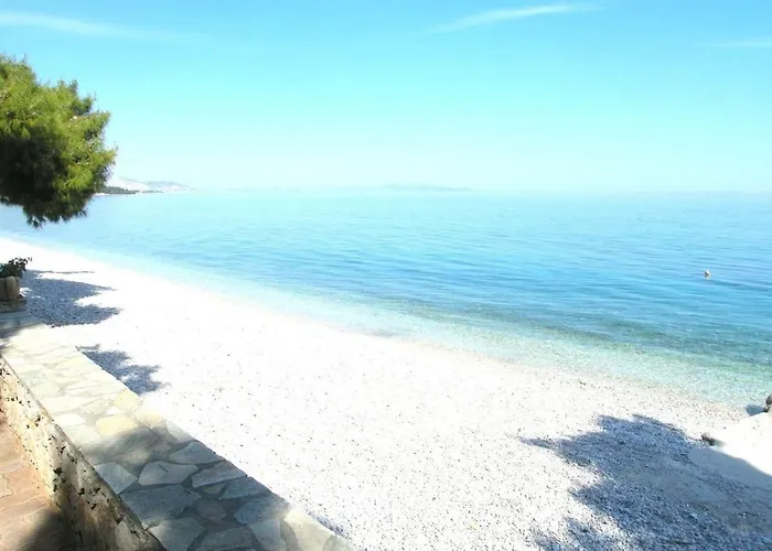 Waterfront Luxury Semesterbostad Agioi Theodoroi (Corinthia)